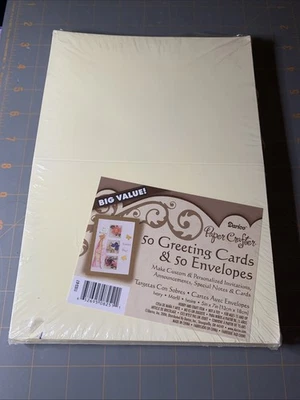 Juegos de 50 tarjetas y sobres Darcie Big Value Ivory A7 (5 x 7) Foto 1 de 3