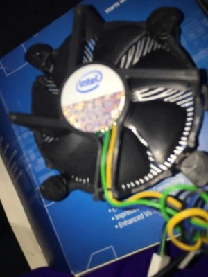 Intel E33681-001 Skt775 Aluminum HeatSink & 3.5" Fan w/4-Pin for Core2Duo - Image 1 of 4