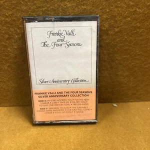 Frankie Valli Four Seasons Silver Anniversary Collection cassette Tape - Foto 1 di 6