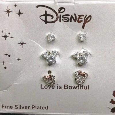 Brincos perfurados folheados a prata "Love Is Bowtiful" Disney. 13-645 - Imagem 1 de 4