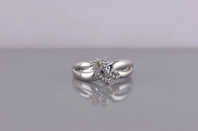 Anillo de plata de ley con doble bucle cruzado acentuado de diamantes 925 talla: 7 Foto 1 de 4