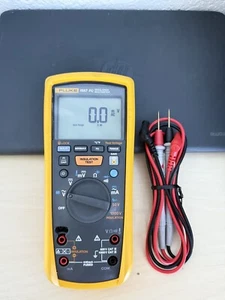FLUKE 1587 FC 2 IN 1 HANDHELD DIGITAL INSULATION MULTIMETER / - FREE SHIPPING - Picture 1 of 8
