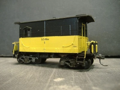 HO Scale Lake Champlain & Moriah (ex Delaware and Hudson) Transfer Caboose - Image 1 of 4