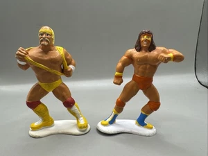 2 Vtg Wrestling Figures Ultimate Warrior, Hulk Hogan 1990 Titan Sports Applause - Picture 1 of 3