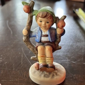 GOEBEL HUMMEL APPLE TREE BOY Herbst Figure #142 3/0, TMK2 - Picture 1 of 11
