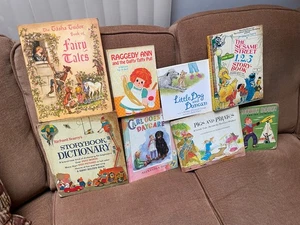 Lot of 8 Vintage Childrens Books - Bild 1 von 1