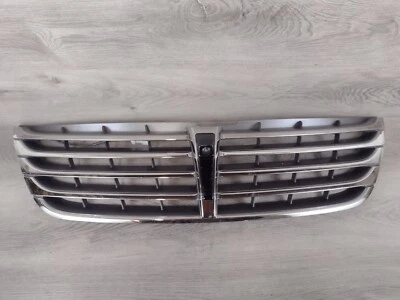 14-16 Hyundai Equus Front Upper Grill w/ Camera - Image 1 of 4