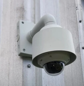 Axis M3024-LVE Indoor/Outdoor Netowork Security Camera System and Mount! - Picture 1 of 7
