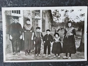 Postal con foto real antigua de principios del siglo XX sin usar familia holandesa historia de la RPPC - Imagen 1 de 4