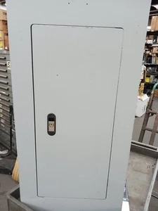 SIEMENS 125 AMP MAIN LUG PANEL BOARD P1C30ML125ABS 3PH 4W 208Y/120 V 30 CIRCUIT - Picture 1 of 20