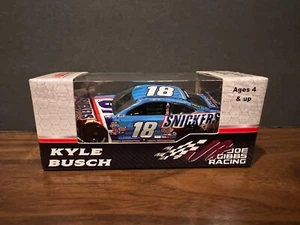 Kyle Busch 2017 #18 SNICKERS Crisper Joe Gibbs Toyota Camry 1/64 NASCAR - Picture 1 of 2