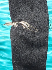 Stratton Imitation VINTAGE Tie Clip Made In England Gold Tone Fish On Line Retro - Picture 1 of 11