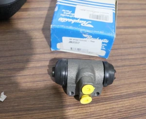 NEW RAYBESTOS IBS WHEEL CYLINDER - REAR (1) PART JB2557 - FREE AUS POST - Picture 1 of 1