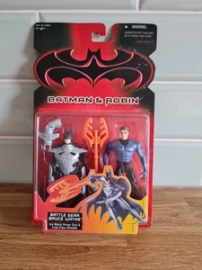 Figura de acción Kenner Batman y Robin 1997 Battle Gear Bruce Wayne de colección nuevo en stock - Imagen 1 de 10