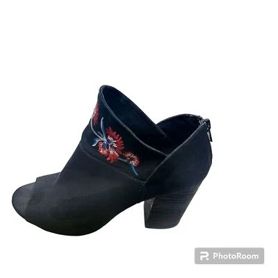 Carlos Santana "Talana" By‎ Carlos Santana Black Embroidered Peep toe Booties - Image 1 of 4