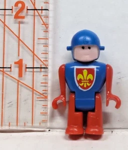 Vintage 1980s Tyco Super Block Knight Figure Blue Helmet Figure C6 - Picture 1 of 6