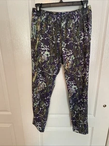 Lululemon Damengröße 4 Jet Crop * Luxtreme Slim Blumenmuster Sport Multi Hose - Bild 1 von 8