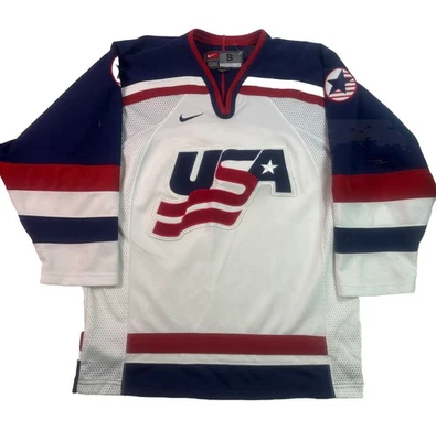 2002 Vintage Olympic USA Nike Hockey Jersey Men's Small - Image 1 of 4