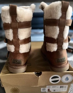 UGG Brown Boots size 8 - Picture 1 of 8