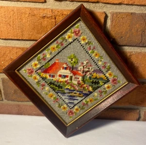 Vintage Framed Needlepoint Country House Scene 7" x 7" - Picture 1 of 15