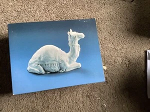 Statuina porcellana Avon Natività vintage 1984 da collezione Il cammello con scatola - Foto 1 di 3