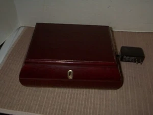 Mint Christmas Music Box - Picture 1 of 2