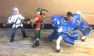 2 PAPO Medieval Knights and Horse 9cm 2000 & 2001 Bowman Robin Hood Soldier - Picture 1 of 7