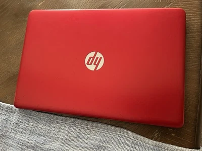 Pantalla táctil, cargador también! Funciona bien. Teclado "N" defectuoso.Precio negociable. Foto 1 de 4