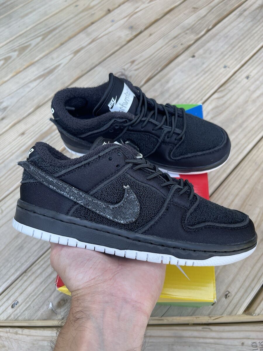 Nike Gnarhunters x Dunk SB Low Black for Sale - Authenticity Nike Gnarhunters x Dunk SB Low Black for Sale - Authenticity