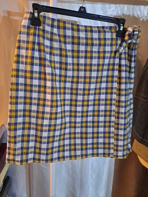 Falda envolvente a cuadros azul/amarillo/blanco Charter Club para mujer talla 12 Foto 1 de 4