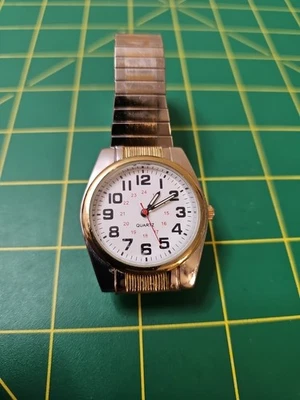 Reloj Hombre Accutime Rojo Segundo Dos Tonos Banda Elástica 36mm, Batería Nueva 11/25 Foto 1 de 4