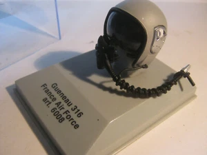 1:8 Casque Pilote France Air Force Armour Métal 6008 Emballage D'Origine Neuf - Picture 1 of 3