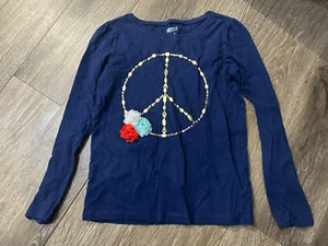 Crazy 8 Girls Blue Peace Sign Shirt with 3D Flowers - Size Large (10/12) - EUC - Picture 1 of 3