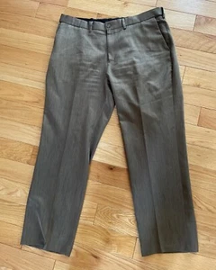 Haggar Pants Khaki Classic Dress WPL386 Elastic Hidden Waist Band Mens Sz 38x30 - Picture 1 of 4