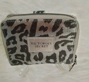 VICTORIA SECRET SUPERMODEL ESSENTIALS LEOPARD Silver Black Small Wallet - Picture 1 of 6