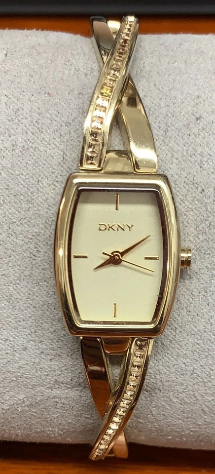 Relógio feminino DKNY NY2237 tom dourado cristal crosswalk tom dourado aço inoxidável - Imagem 1 de 1