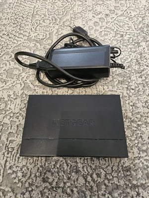 NETGEAR GS305EP 100NAS Gigabit Ethernet POE+ Switch 5-Port - Image 1 of 3