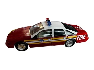 Golden Wheel Chevrolet Caprice FDNY Fire Department Diecast Model Car 1:24 Scale - Picture 1 of 4