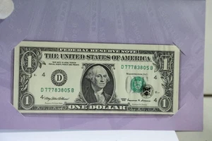 Lucky 7's 1999 US FRN $1 in Mint Display Case - Picture 1 of 4