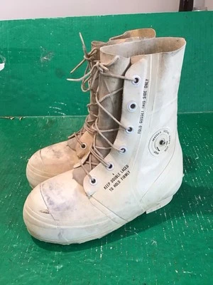 De Colección 1986 BATA Mickey Mouse Talla 6R Blanco Goma Conejito Botas Extremo Frío EE. UU. Foto 1 de 4