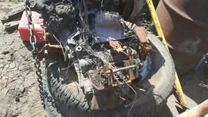 2002 Toyota MR2 Spyder stick Transmission CORE FOR PARTS FIRE  - Picture 1 of 6