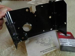 Genuine Briggs & Stratton #491490 Cylinder Cover - Picture 1 of 2