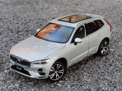 1:18 Volvo XC60 2022 SUV Diecast Car Model Toys kids gifts White/Silver/Gray - Image 1 of 4