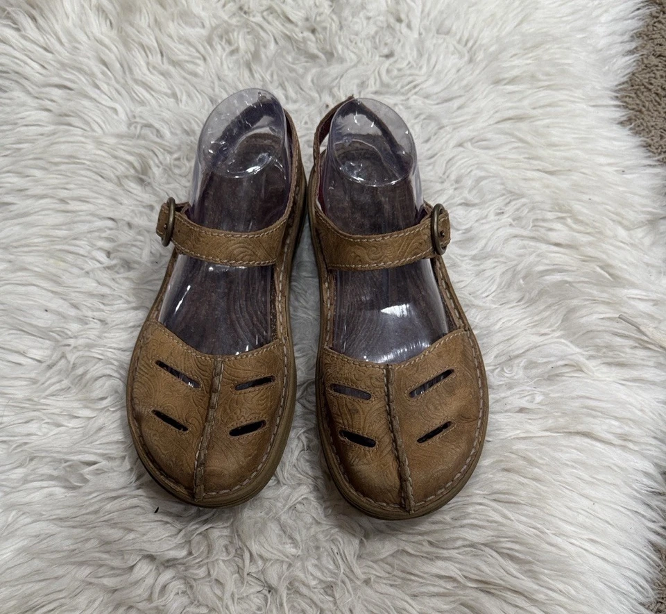 Simple Women's Brown Leather Slingback Mary Jane Sandals Size 9 - Image 1 of 4