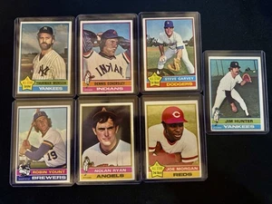 1976 Topps Baseball HOF Lot (25) G/VG - Ryan, Aaron, Bench, Rose, Yount & MORE! - Picture 1 of 8