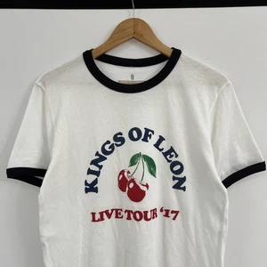 Camisa de Timbre Vintage Kings of Leon Live Tour 2017 Cereza Pequeña Banda de Indie Rock - Imagen 1 de 5