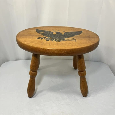Taburete de pie de madera maciza 1972 vintage con flechas Eagle Stars EE. UU. firmado por artista Foto 1 de 4