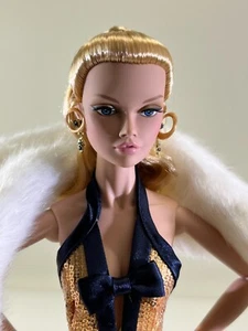 Integrity Toys Fashion Poppy Parker Doll Gold Ball Dress Fur Charity DS51 - Picture 1 of 3