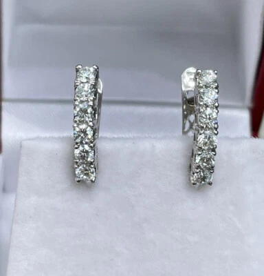 Brincos de ouro branco 14k com clipe francês de uma fileira com pedra branca 2,40 gramas - Imagem 1 de 4