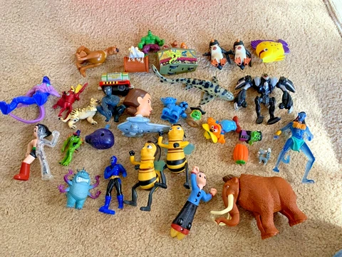 toy lot , Star Wars Avatar avengers sesame astro boy ice age monsters Cover